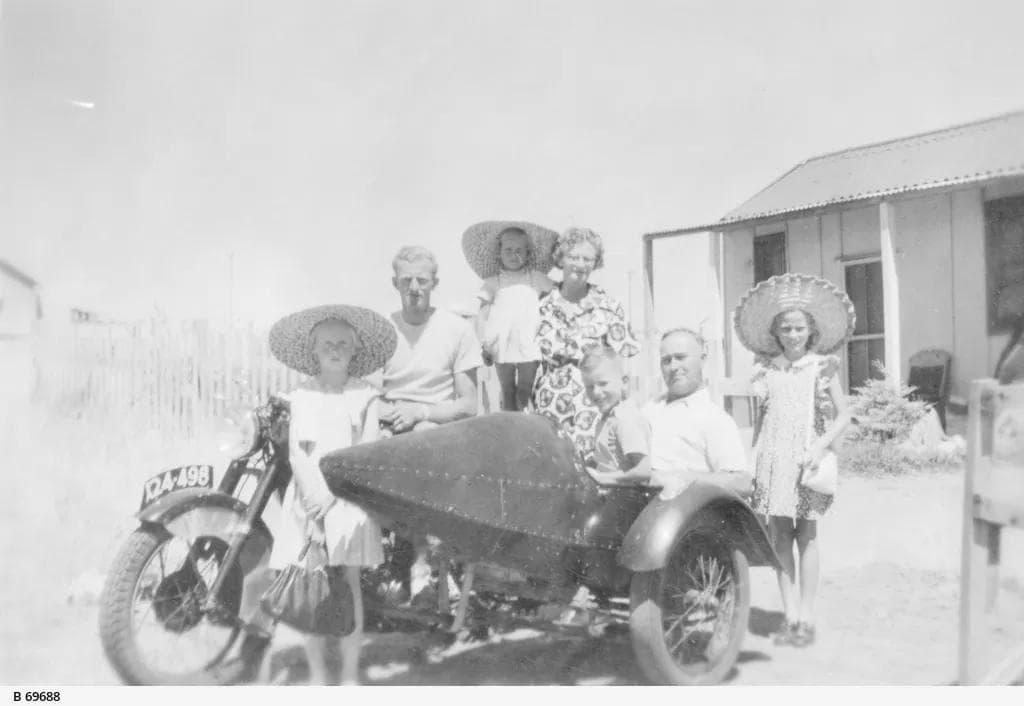 Expressions of Interest: Tales in Light moving image director